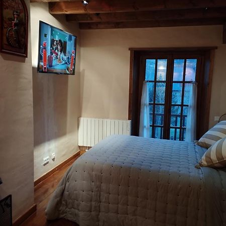 Esqui, Aigueestortes Y Boi-Tauell A Tus Pies En Ebrehogar Pla de l'Ermita Esterno foto