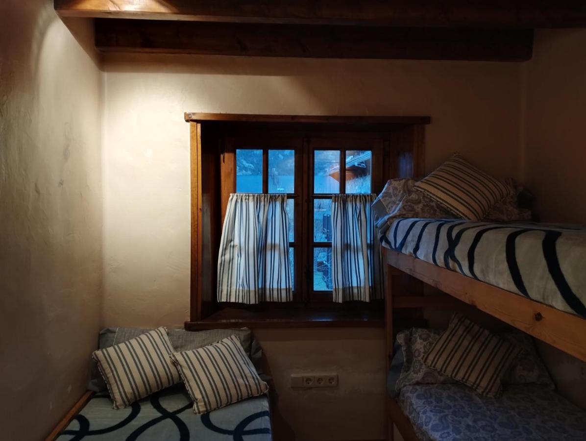 Esqui, Aigueestortes Y Boi-Tauell A Tus Pies En Ebrehogar Pla de l'Ermita Esterno foto