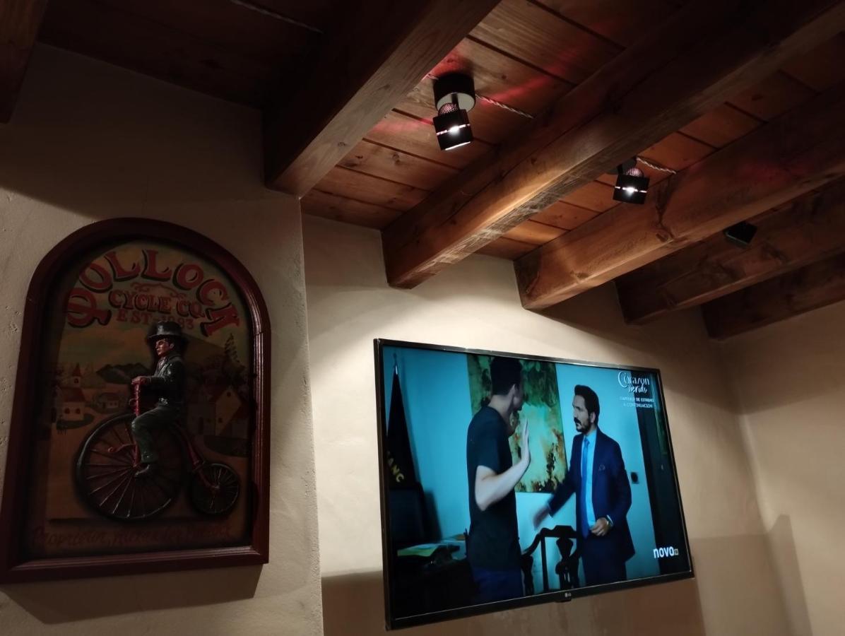 Esqui, Aigueestortes Y Boi-Tauell A Tus Pies En Ebrehogar Pla de l'Ermita Esterno foto