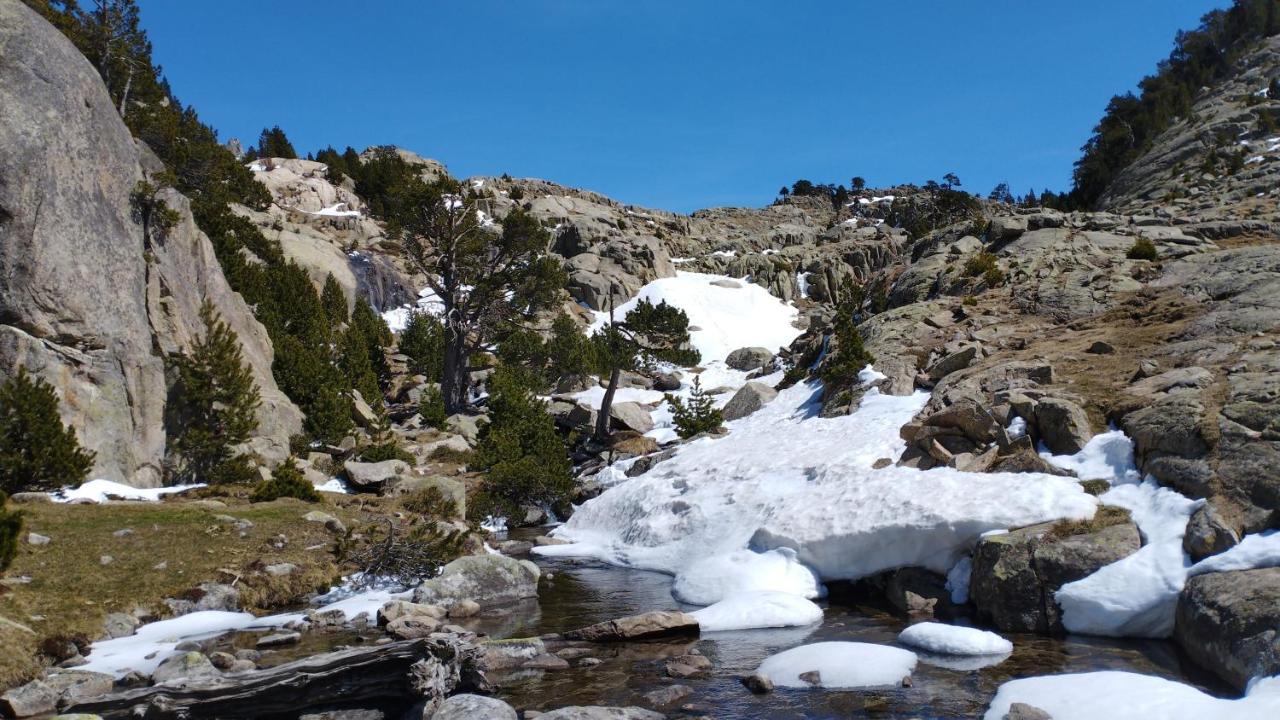 Esqui, Aigueestortes Y Boi-Tauell A Tus Pies En Ebrehogar Pla de l'Ermita Esterno foto