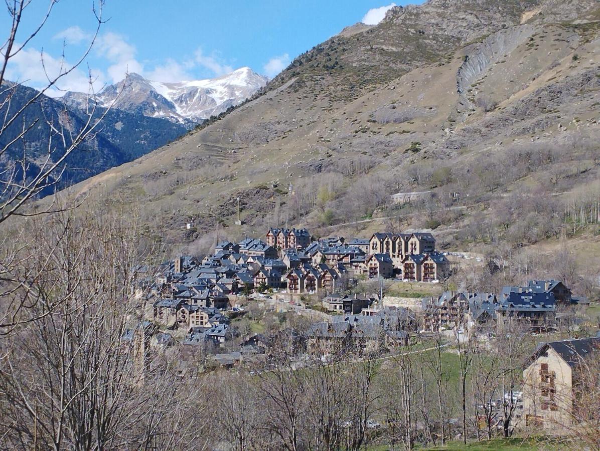 Esqui, Aigueestortes Y Boi-Tauell A Tus Pies En Ebrehogar Pla de l'Ermita Esterno foto