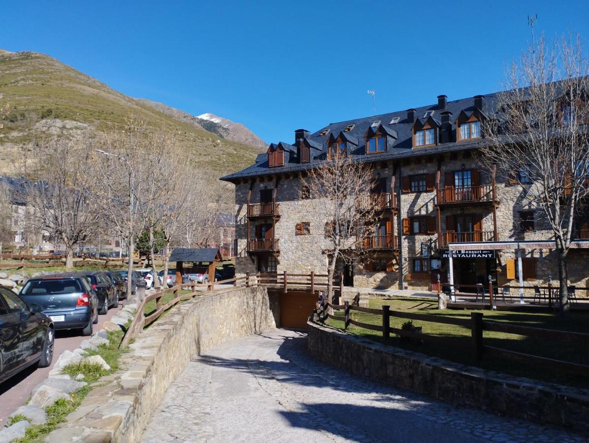 Esqui, Aigueestortes Y Boi-Tauell A Tus Pies En Ebrehogar Pla de l'Ermita Esterno foto